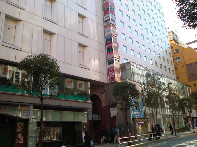 GIRLS STAGE3、会場へ続く道1