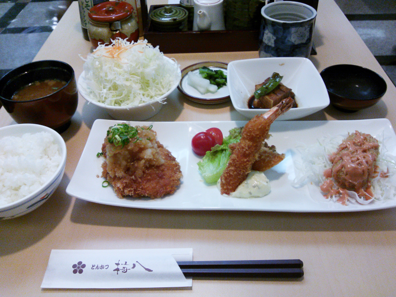千里中央駅構内 梅八定食
