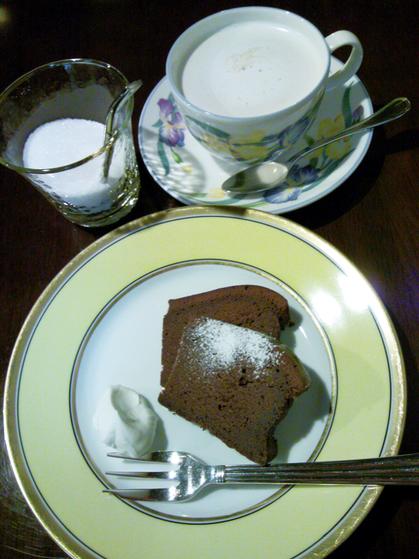 あたたかい珈琲と手作りのケーキ 深煎りの珈琲 basic～ベーシック～ ケーキセット