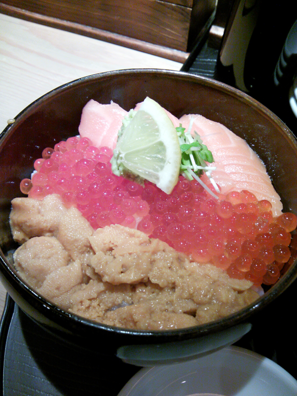 新千歳空港 どんぶり茶屋 サーモン三色丼