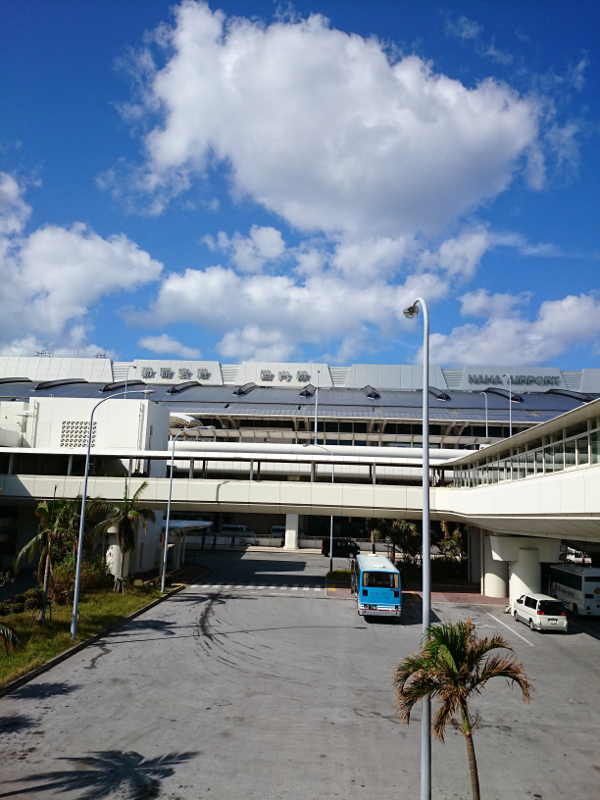 那覇空港ビル 概観