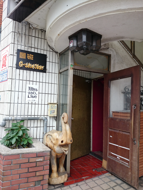 那覇 G-shelter 入口