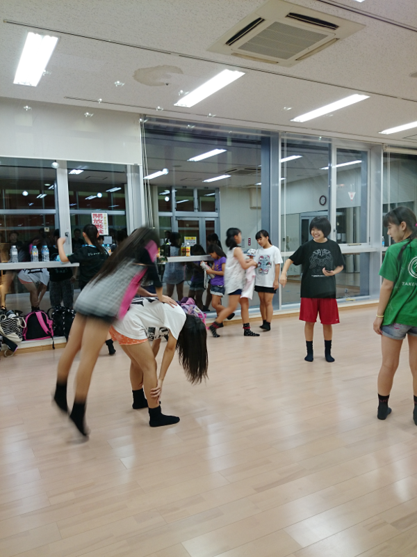 てんぶす那覇 4階 レッスンルーム1 琉ドル レッスン風景4
