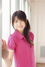 公式写真3、矢島舞美(℃-ute)